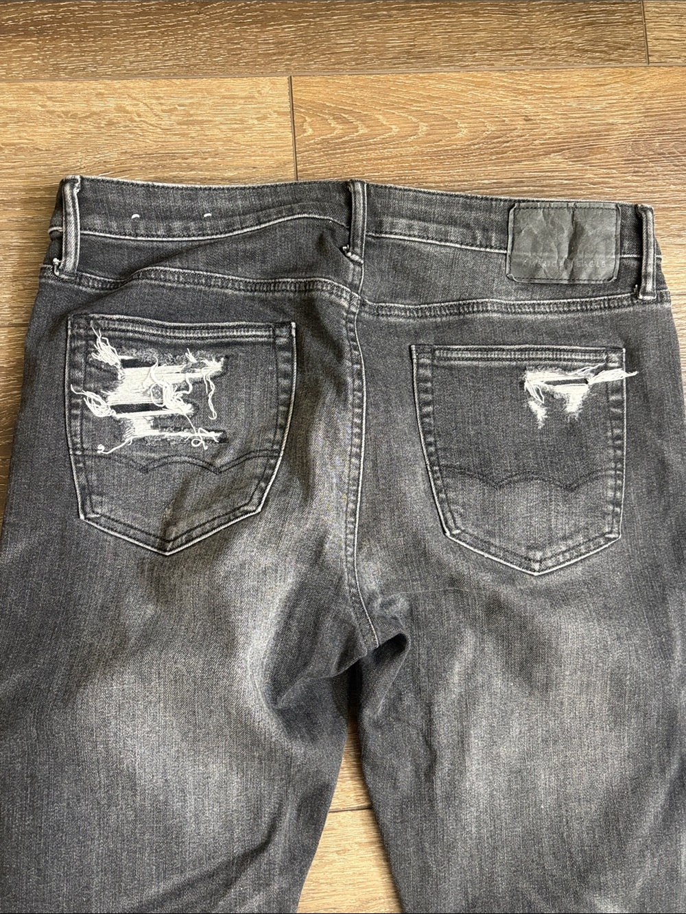 American Eagle Outfitters Men's Ripped Jeans 33 x 34 - Picture 6 of 7